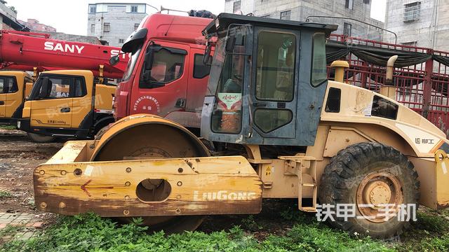 整機右側(cè)(設(shè)備外觀及核心部件) 整機右側(cè)(設(shè)備外觀及核心部件)