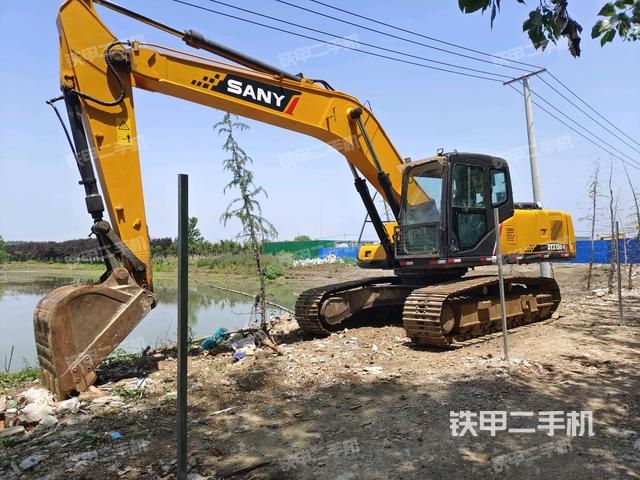 三一重工SY215C挖掘机