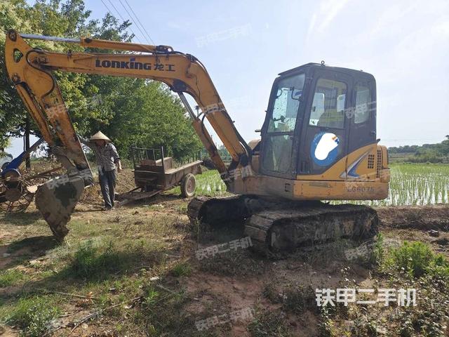 龙工LG6065挖掘机