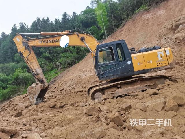 现代R215-7C挖掘机
