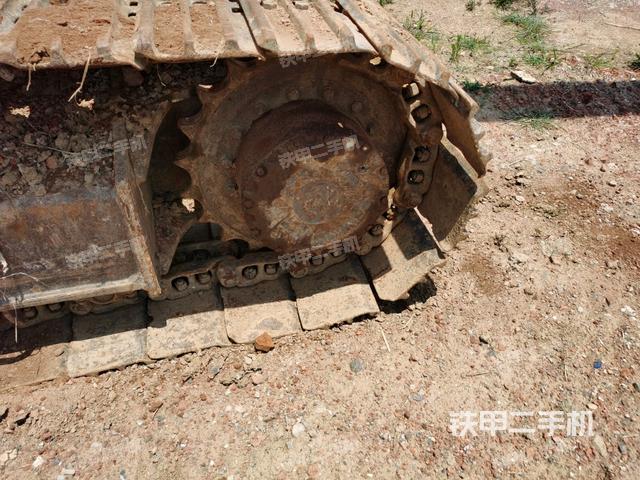 右驱动轮（行走机构）