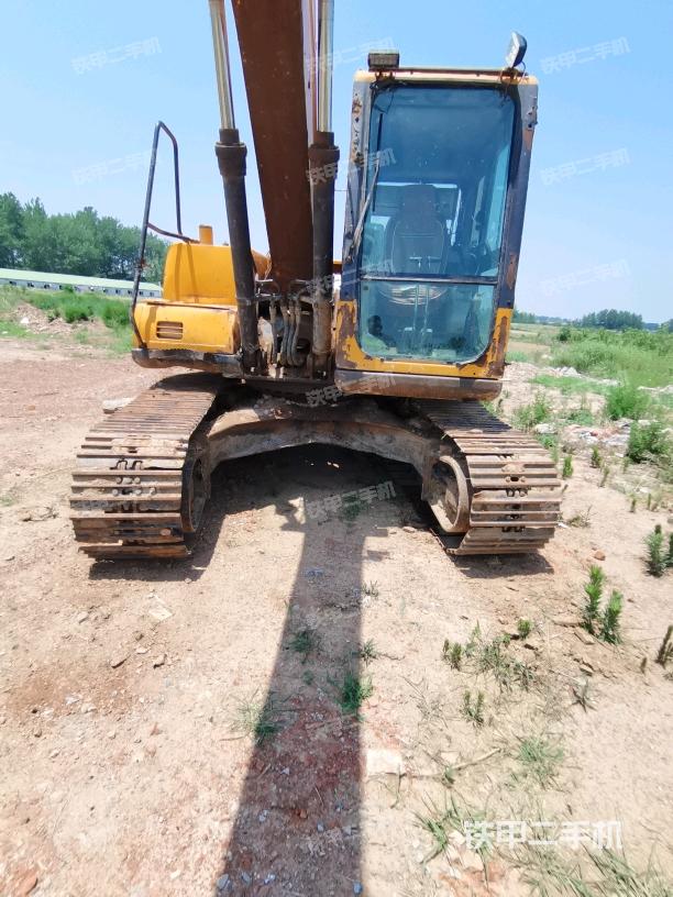 转盘和下车架正前（工作和回转装置）