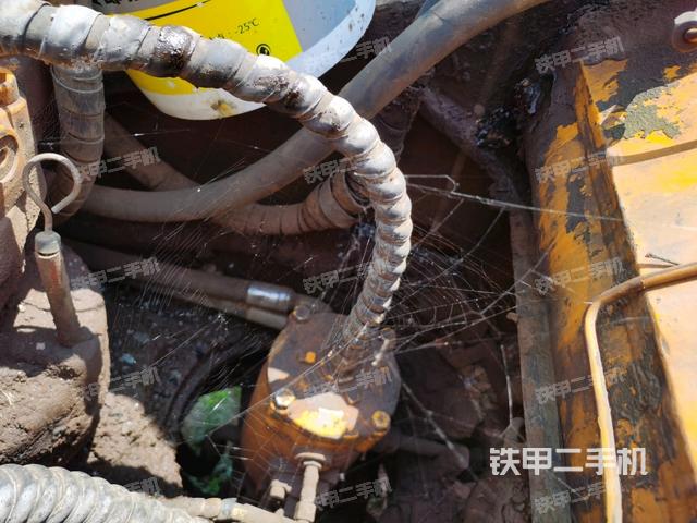 中央回转接头特写（上车部件）