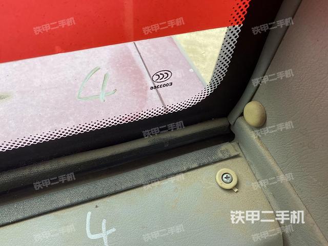 后窗玻璃角标(驾驶室部分) 后窗玻璃角标(驾驶室部分)