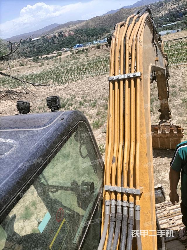 大臂背部俯视(工作和回转装置) 大臂背部俯视(工作和回转装置)