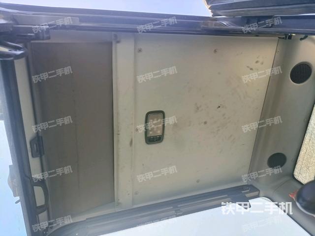 顶棚整体(驾驶室部分) 顶棚整体(驾驶室部分)