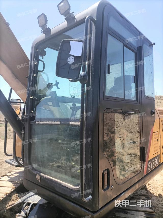 驾驶室正侧(驾驶室部分)  驾驶室正侧(驾驶室部分)