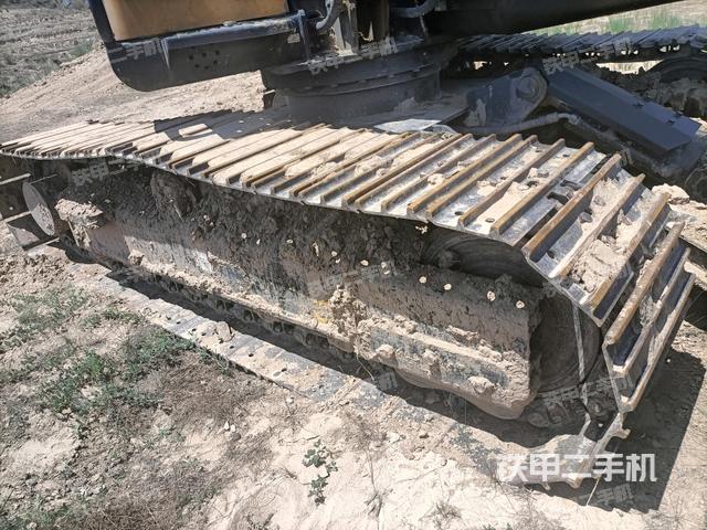 右侧履带整体 (行走机构) 右侧履带整体 (行走机构)