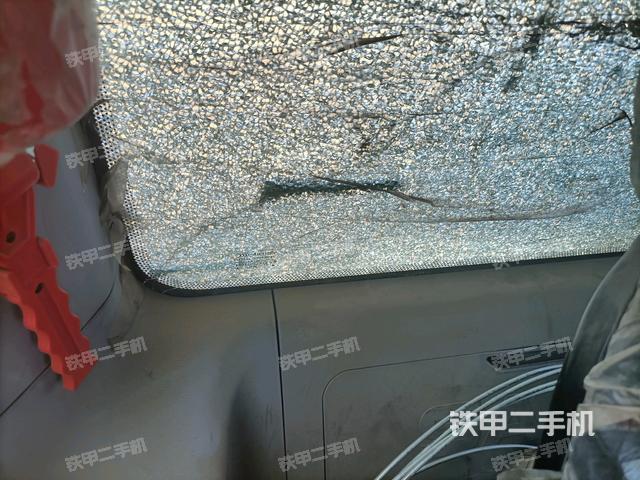 后窗玻璃角标(驾驶室部分) 后窗玻璃角标(驾驶室部分)