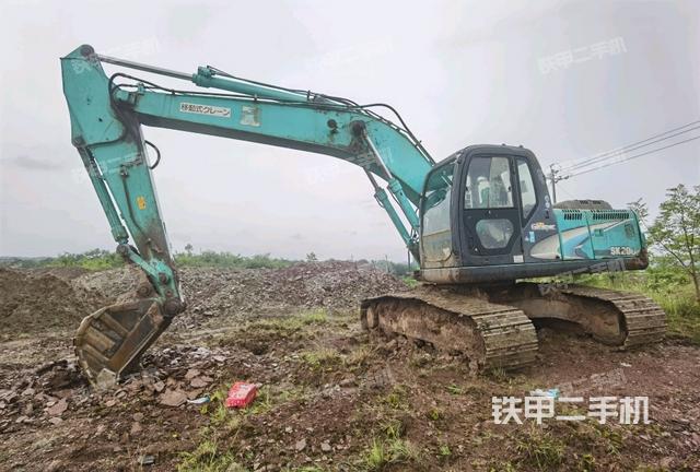 神钢SK200-8挖掘机