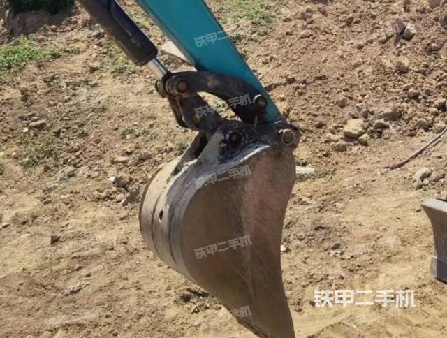 铲斗45度(工作和回转装置) 铲斗45度(工作和回转装置)