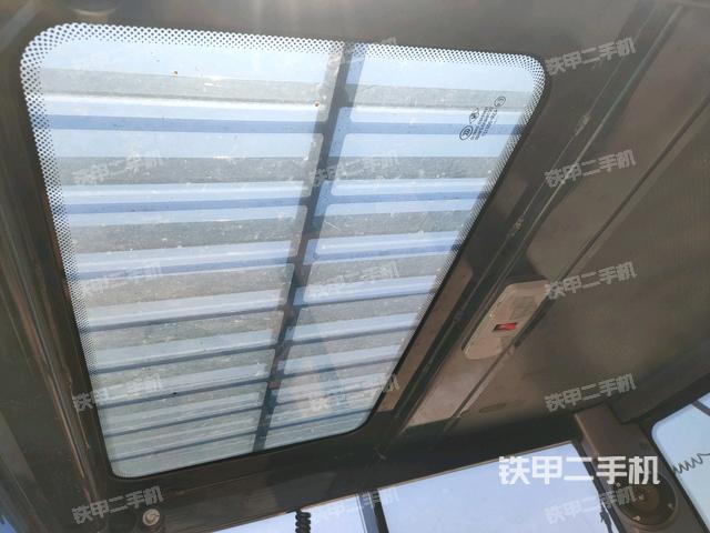 顶棚整体(驾驶室部分) 顶棚整体(驾驶室部分)