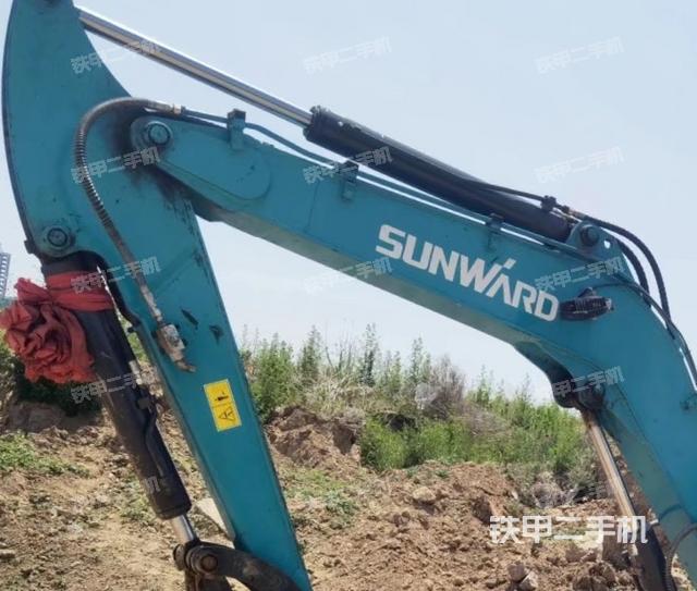 小臂整体左后(工作和回转装置) 小臂整体左后(工作和回转装置)