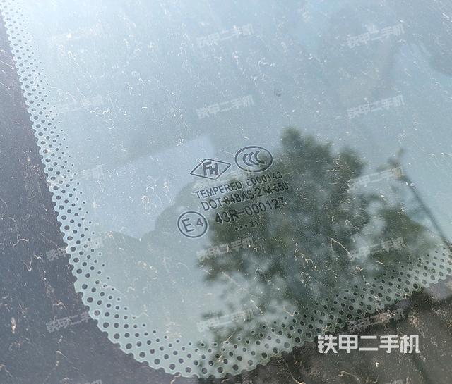 后窗玻璃角标(驾驶室部分) 后窗玻璃角标(驾驶室部分)