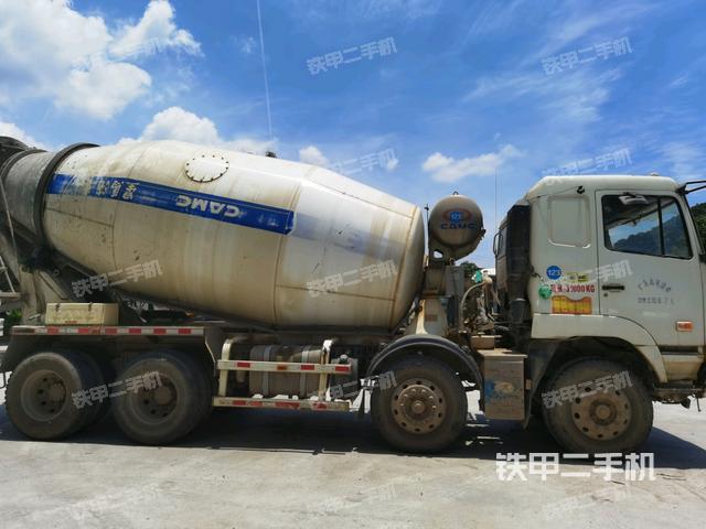 右侧全景照（搅拌运输车右侧外观及大件）