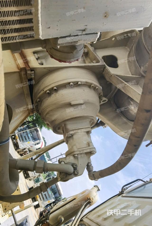 减速机及马达（搅拌运输车右侧外观及大件）