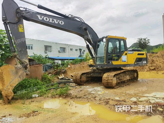沃尔沃EC210D挖掘机