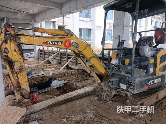 玉柴YC18SR挖掘机