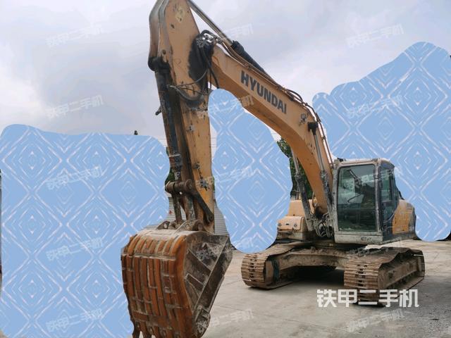 现代R225LVS挖掘机