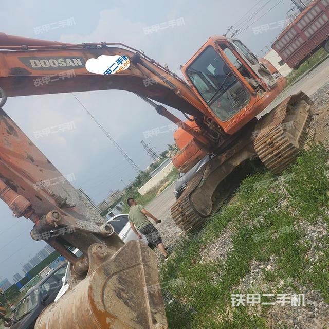 斗山DH220LC-9E挖掘机