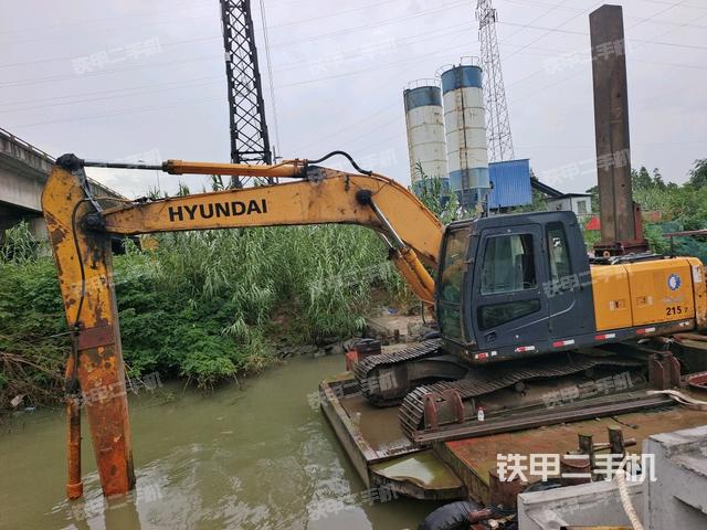 现代R215-7挖掘机