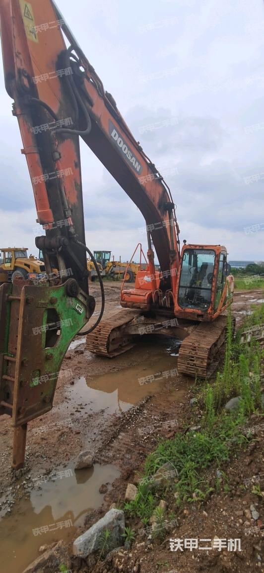 斗山DH225LC-7挖掘机