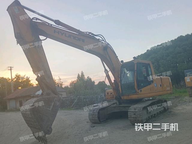 现代R215-7C挖掘机
