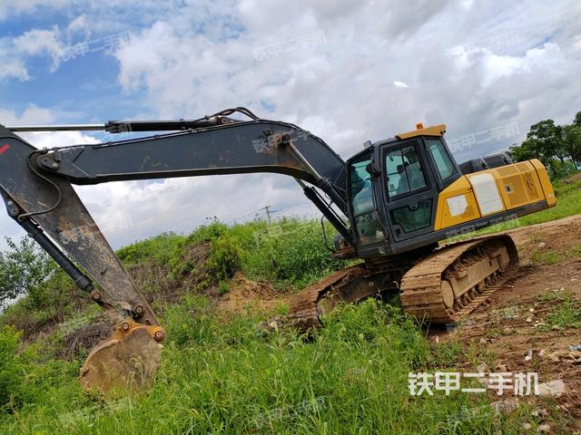 约翰迪尔E210挖掘机