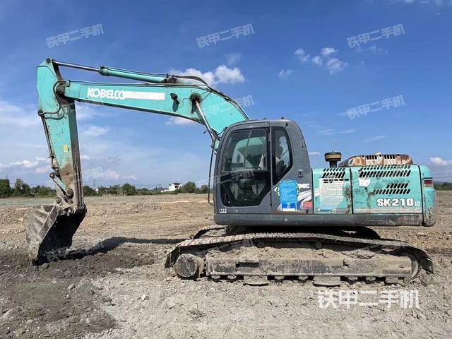 神钢SK210LC-8挖掘机