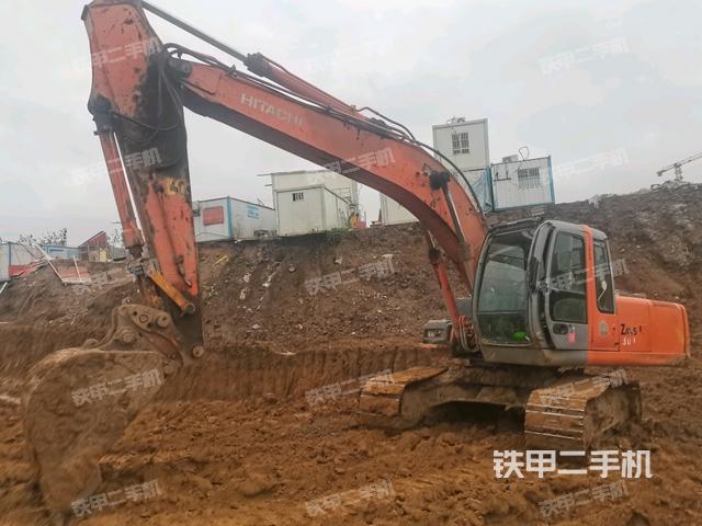 日立ZX200挖掘机