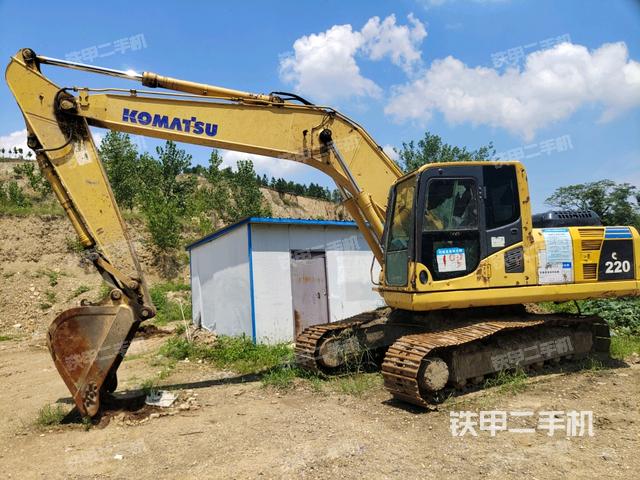 小松PC200-8挖掘机