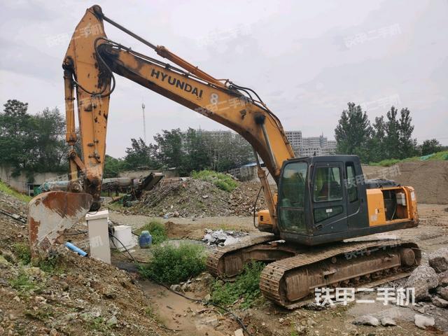 现代R225LC-7挖掘机