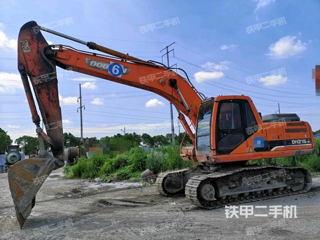 斗山DH215-9挖掘机
