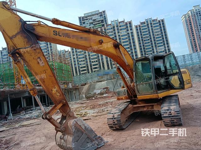 住友SH210-5挖掘机