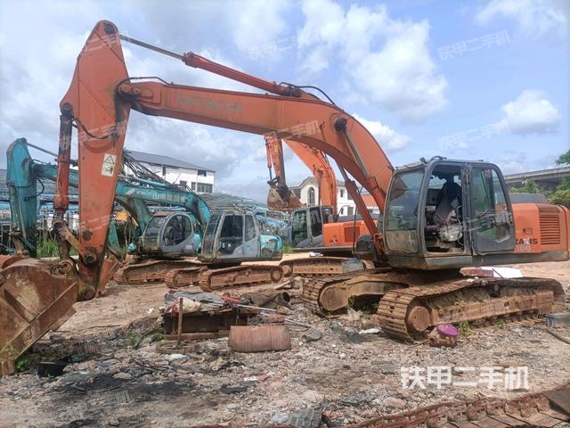 日立ZX240-3挖掘机