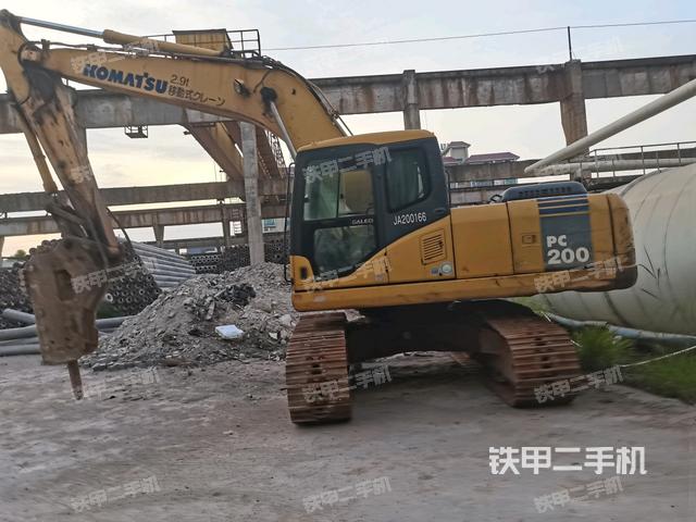 小松PC200-7挖掘机