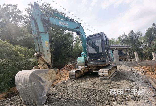 神钢SK75-8挖掘机
