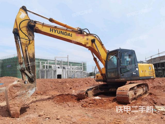 现代R225LC-7挖掘机