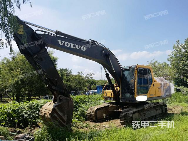 沃尔沃EC210B挖掘机