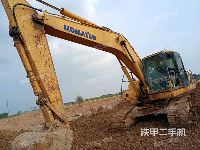 小松PC200-8挖掘机