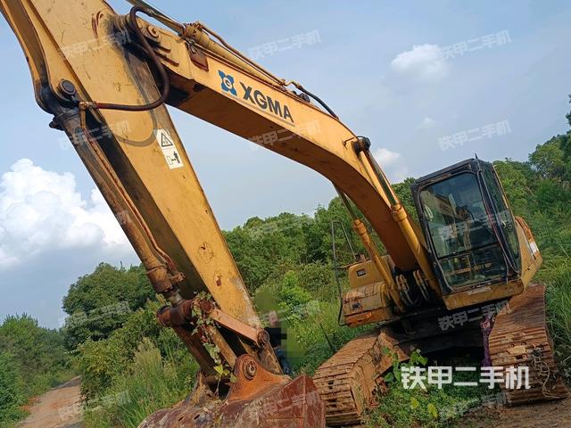 厦工XG822LC挖掘机