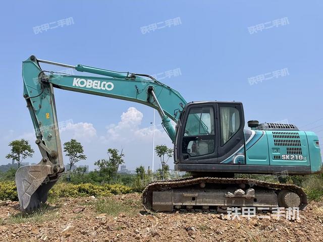 神钢SK200-10挖掘机