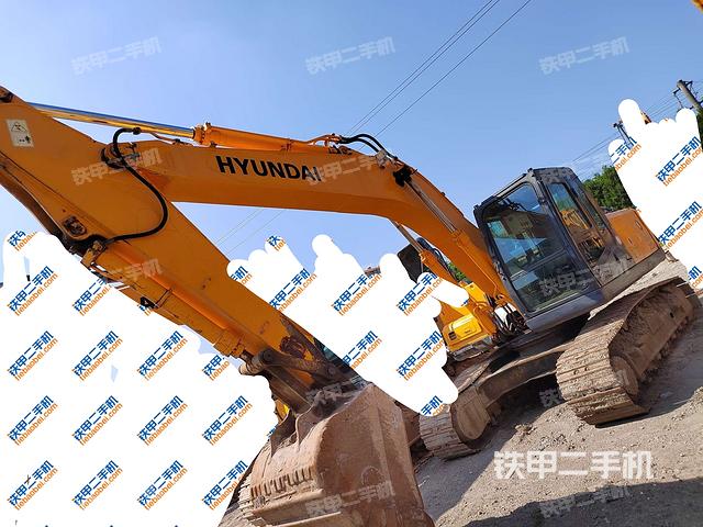 现代R215-7C挖掘机