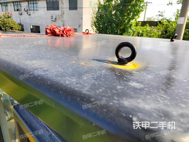 驾驶室顶部 外(驾驶室部分) 驾驶室顶部 外(驾驶室部分)