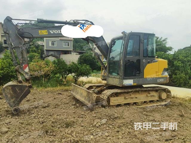 沃尔沃EC80D PRO挖掘机