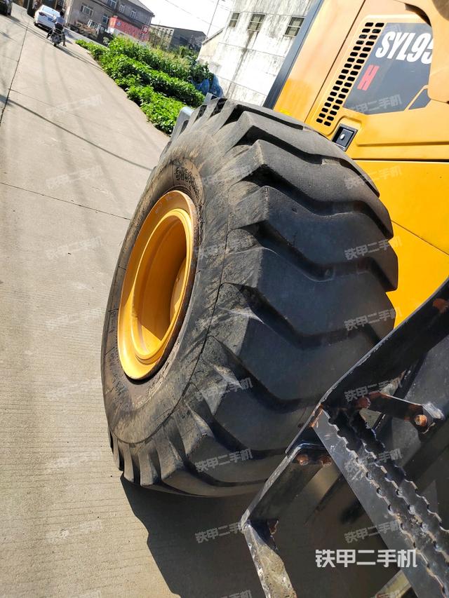 右后轮(行走机构) 右后轮(行走机构)