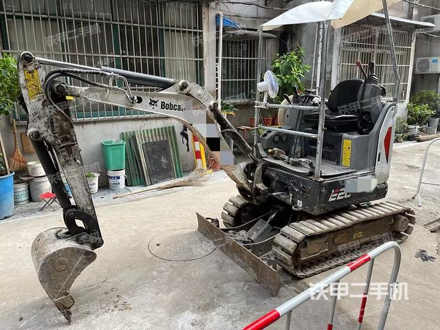 山猫E20Z挖掘机