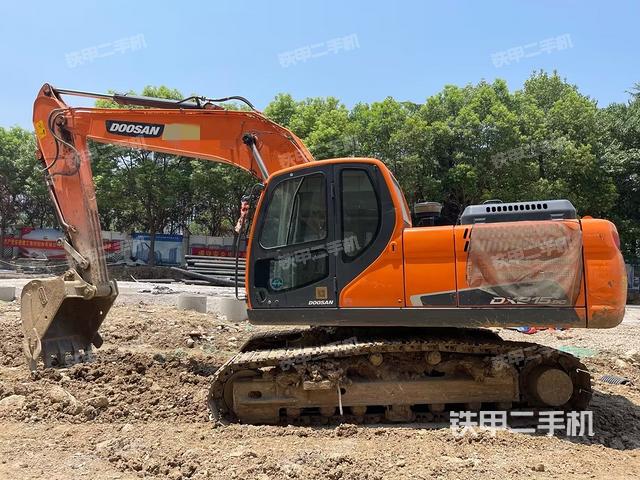 斗山DX215-9CN挖掘机
