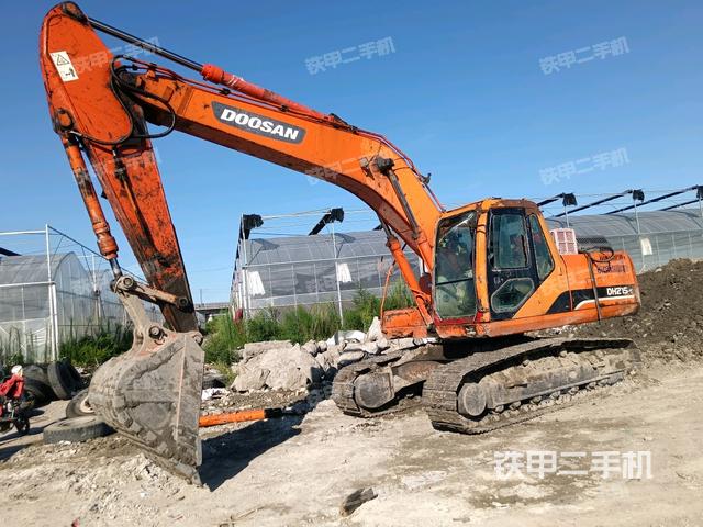 斗山DH215-9挖掘机