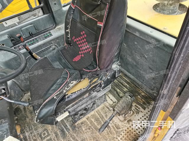 驾驶室工作台(整机外观及大件) 驾驶室工作台(整机外观及大件)